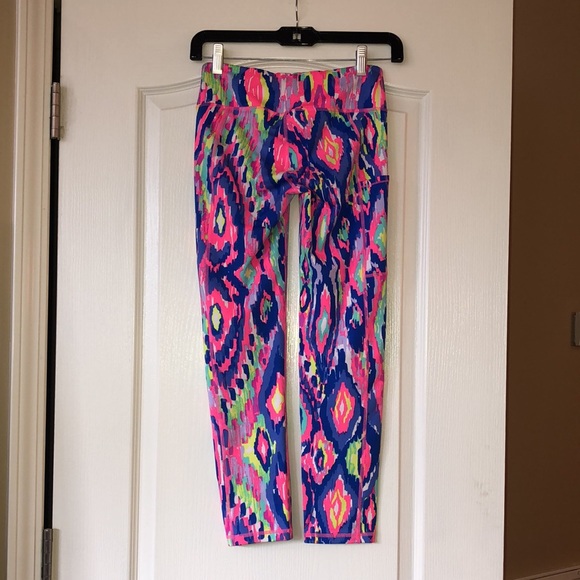 Lilly Pulitzer UPF 50+ Luxletic Weekender Leggings: Multi Luminescent, Size XS. - Picture 5 of 8